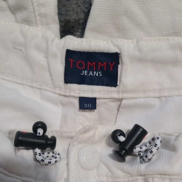 Tommy Hilfiger Tommy Jeans White Cargo Shorts sz 30 Mens - Picture 4 of 13